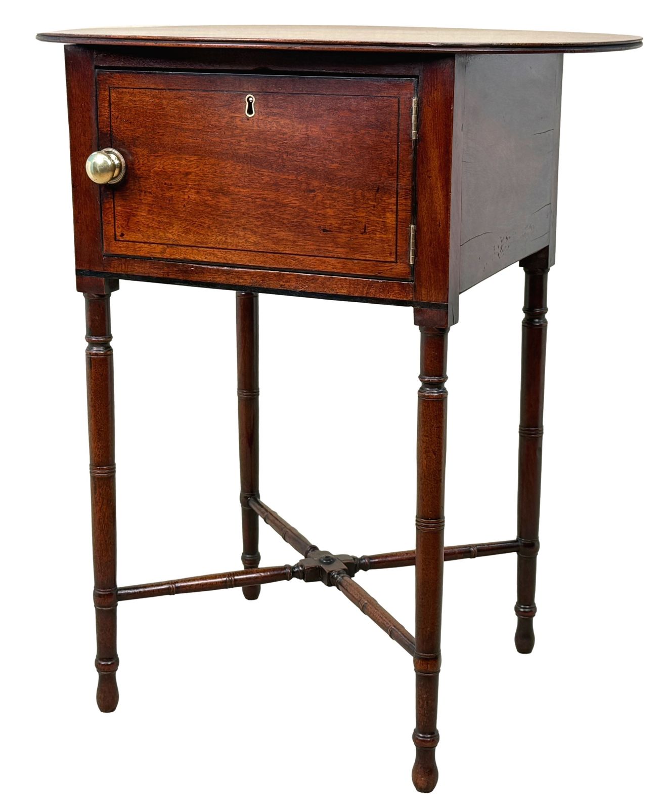 Early 19th Century Mahogany Oval Top Occasional Table, Georgian (England, Circa 1815)