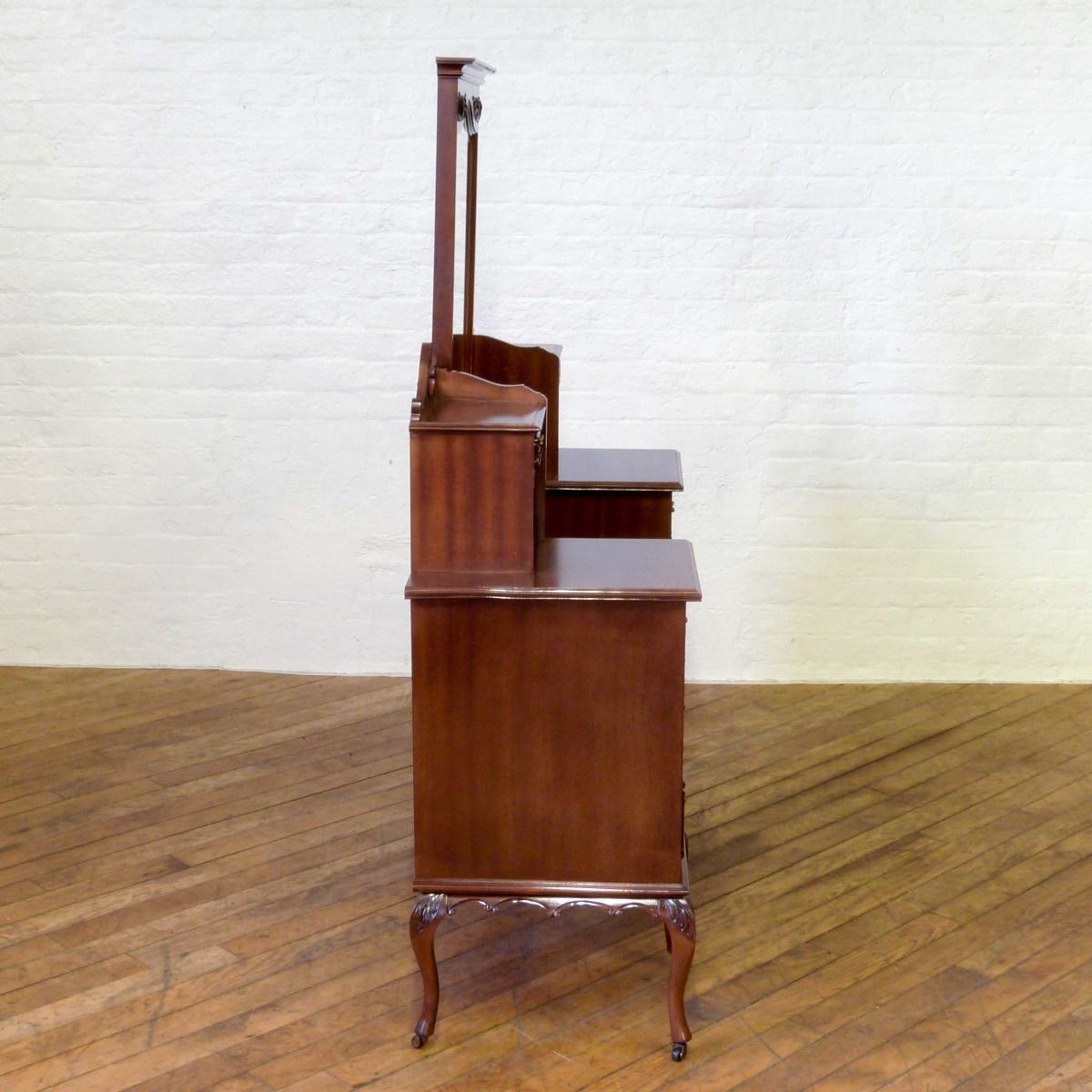 2100.0 Victorian Mahogany Dressing Table photo