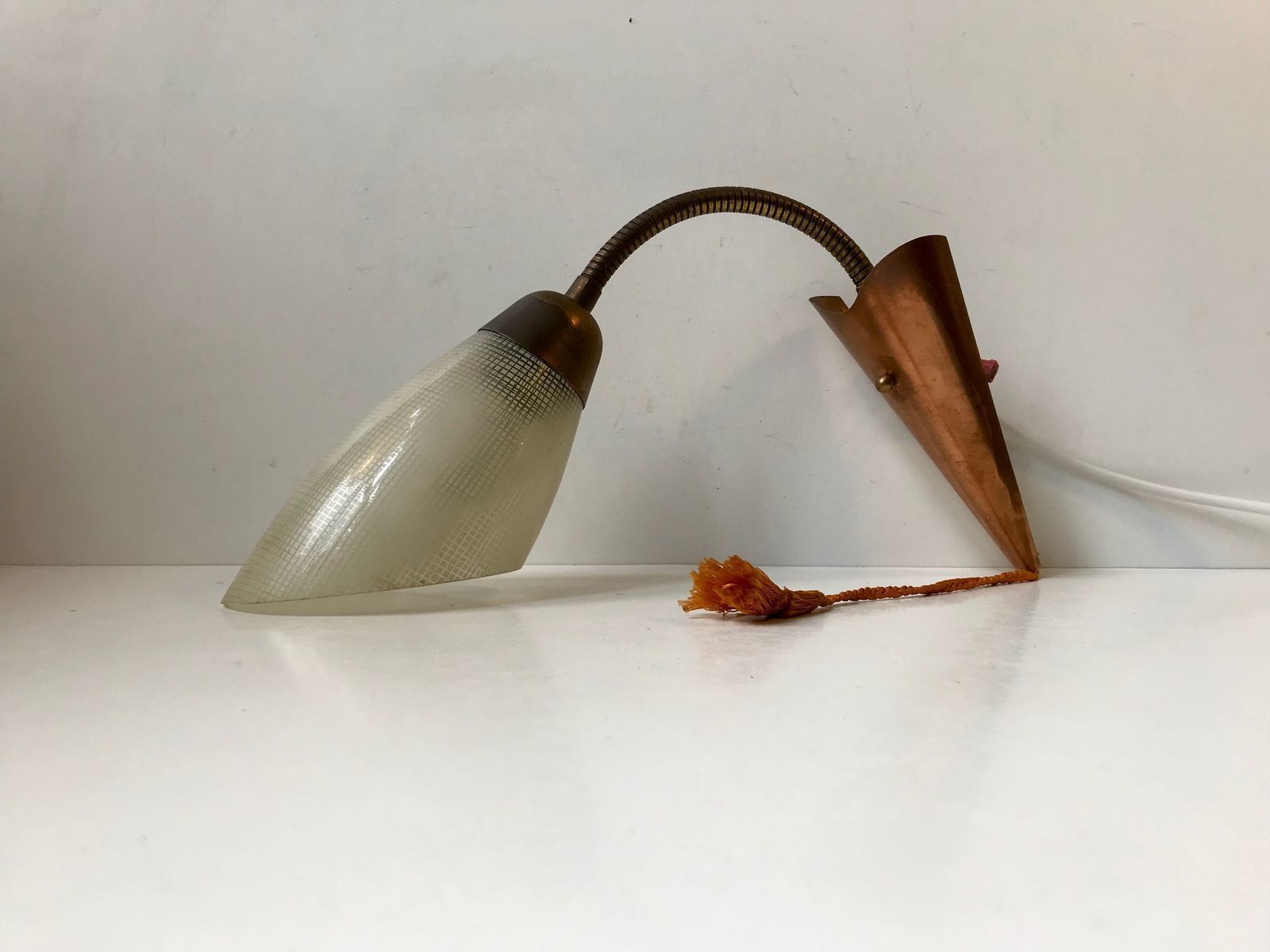 Applique murale scandinave moderne en laiton, cuivre et verre, années 1950