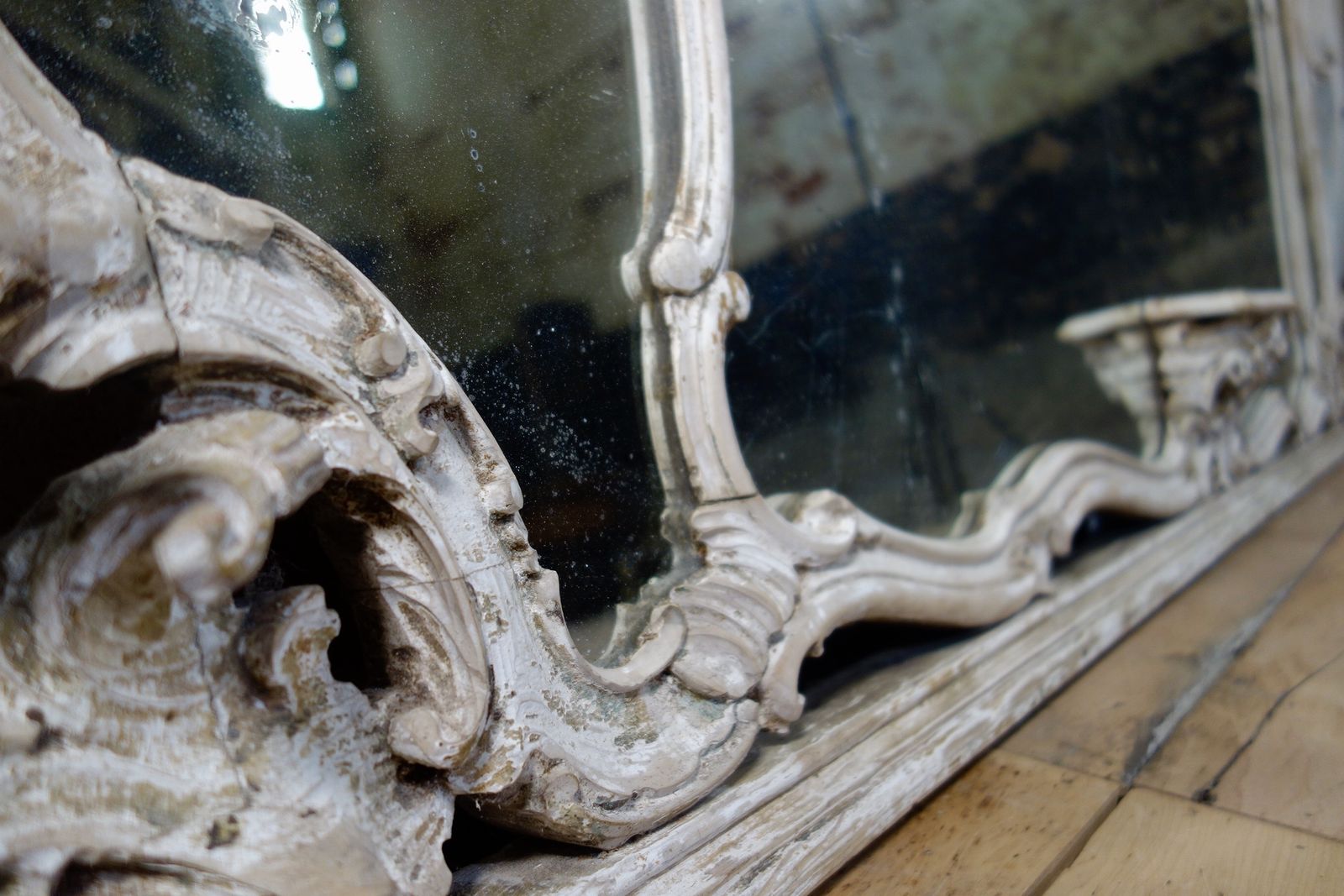 19th Century French Painted Rococo Wall Mirror photo vinterior