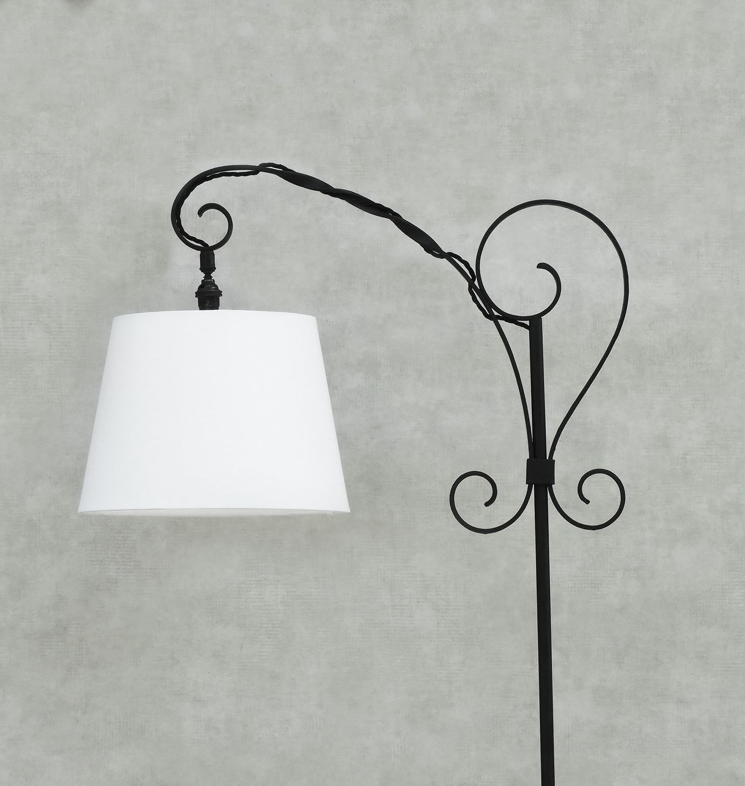 Lampadaire vintage en fer forgé, France, vers 1950 photo Luminaires