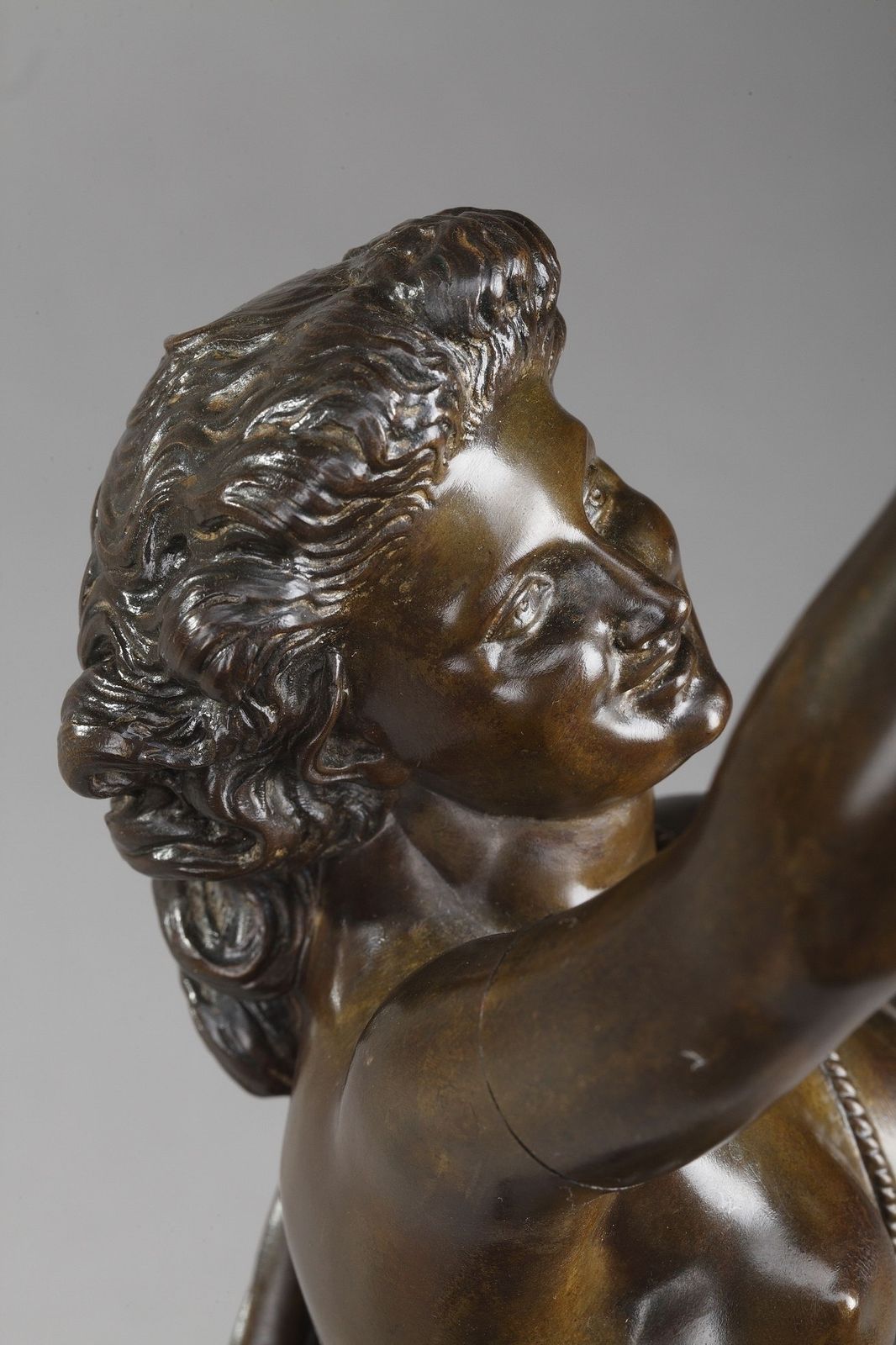 photo furniture Sculpture en bronze « Woman With Doves », par Charles Alphonse Gumery