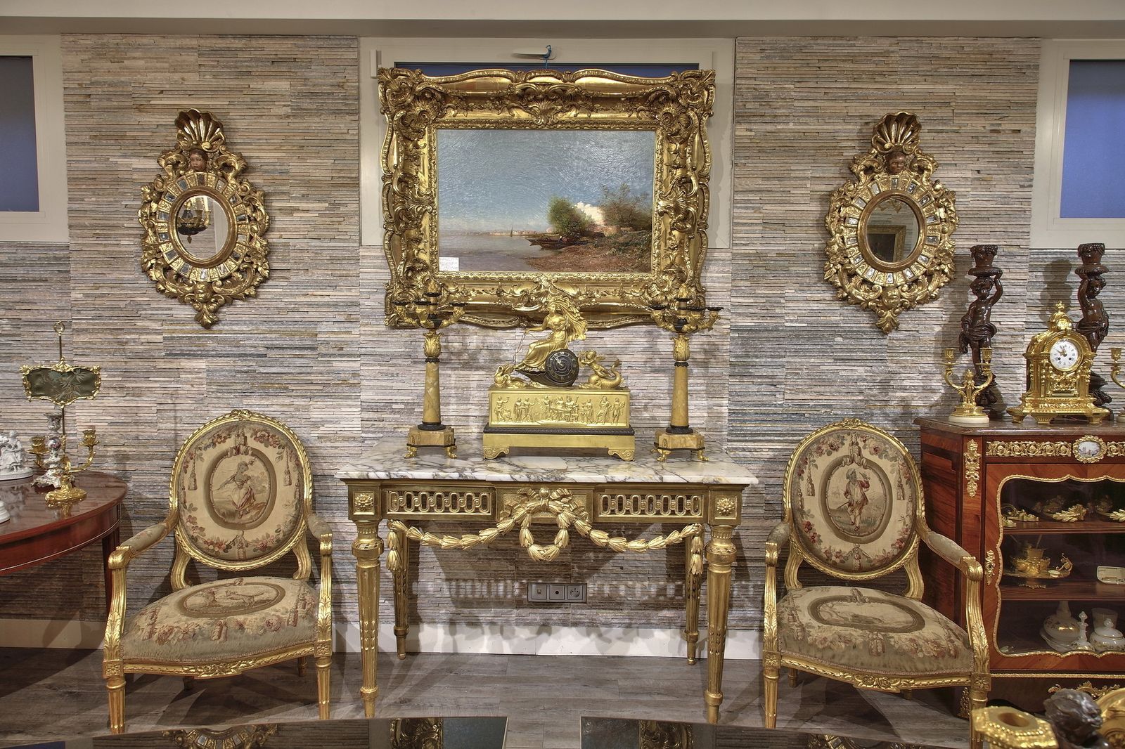 Woonaccessoires Paar spiegels in 17e-eeuwse Venetiaanse stijl photo