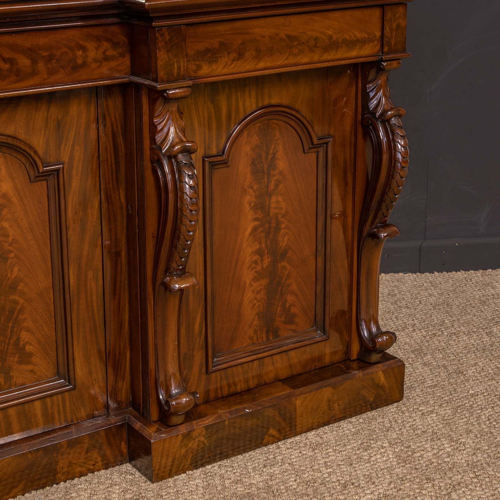 photo vinterior Mid Victorian Mahogany Sideboard