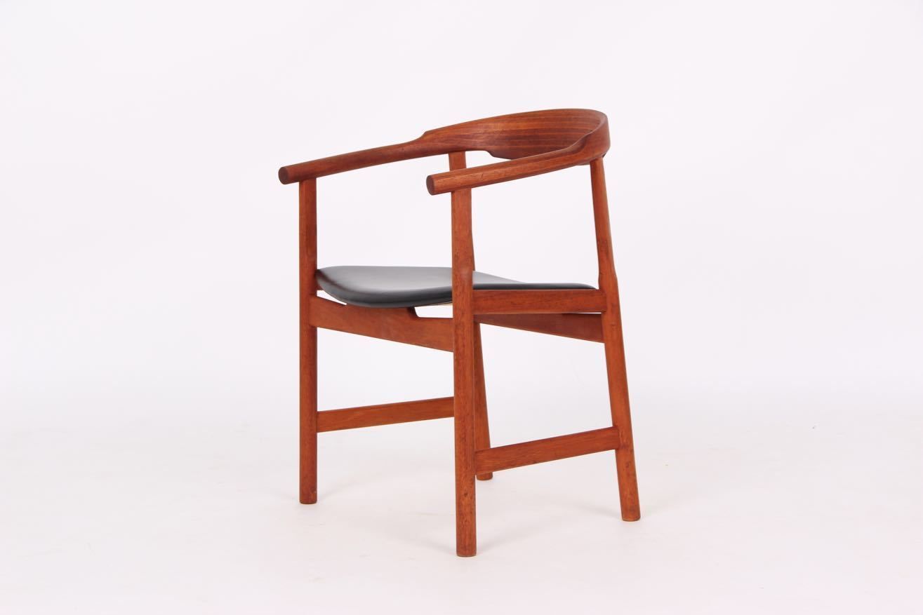 Armchair, Pp208, By Hans J. Wegner, Pp Møbler Denmark. Mahogany And Black Leather. photo 1500.0