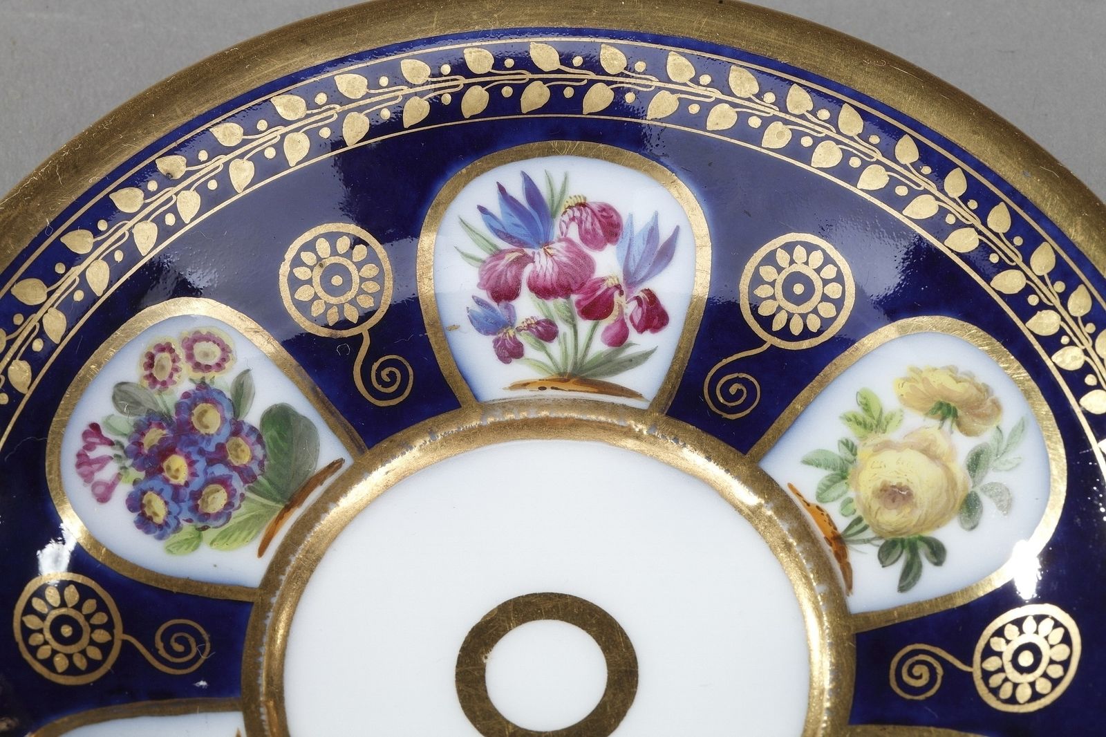 photo for sale Service à café en porcelaine de Paris de style Charles X