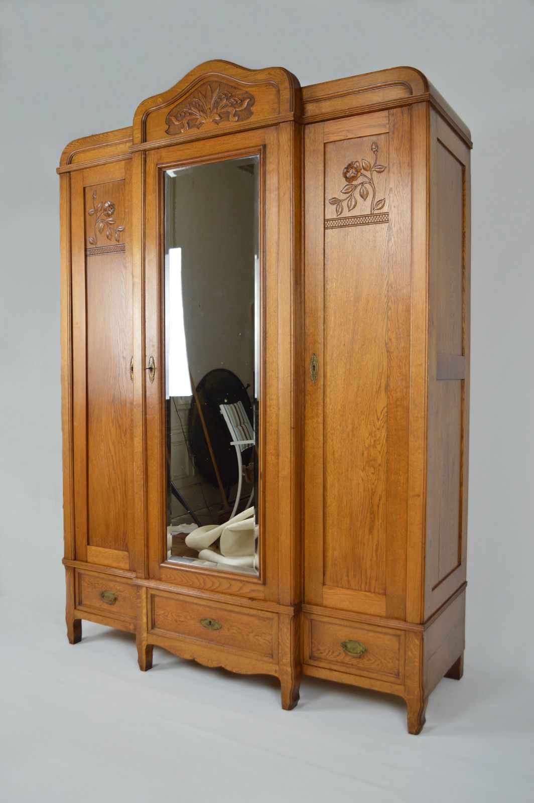 French Art Nouveau Twin Beds Bedroom Set Of 3 In Solid Carved Oak, Circa 1910 photo furniture