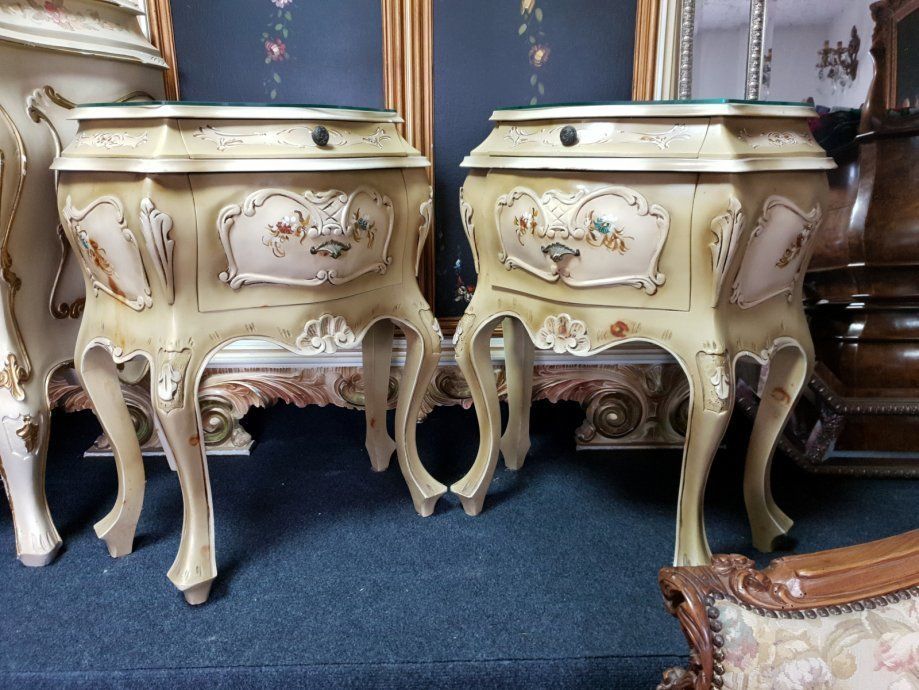 Venetian Commode