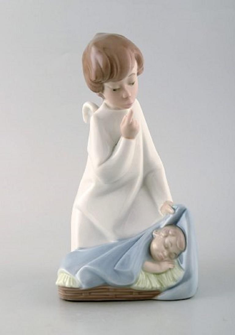 Nao And Lladro, Three Porcelain Figures, 20th Century photo Home Decor