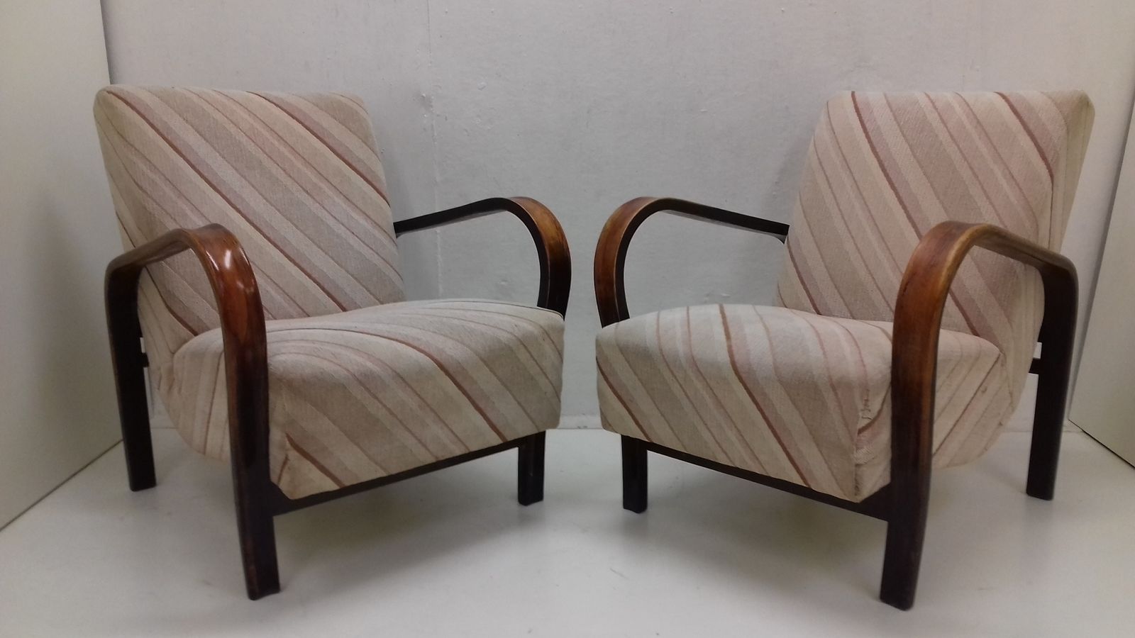 Set Of Two Armchairs With Coffee Table Designed By Karel Koželka & Antonín Kropáček, 1940´S. photo 1962.0