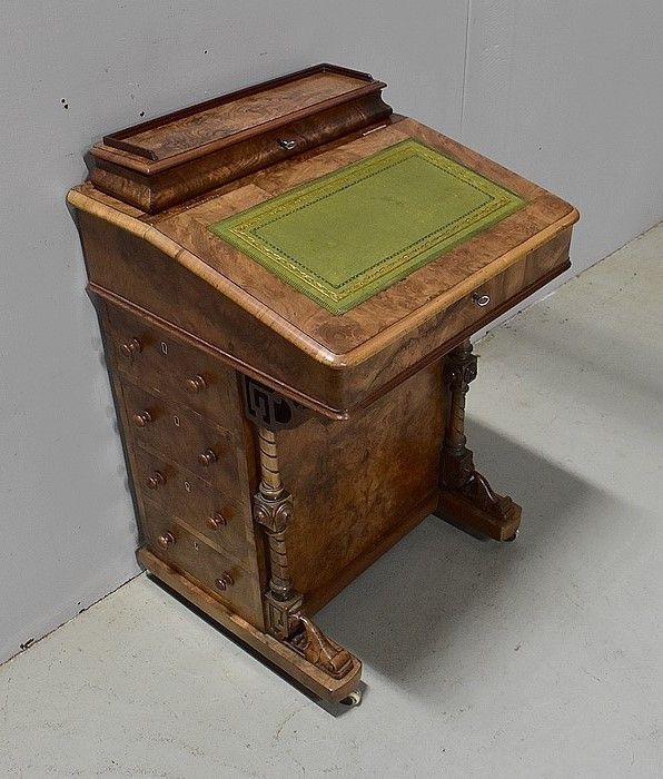 Small Davenport Walnut Desk, England, Victorian Period   19th Century
