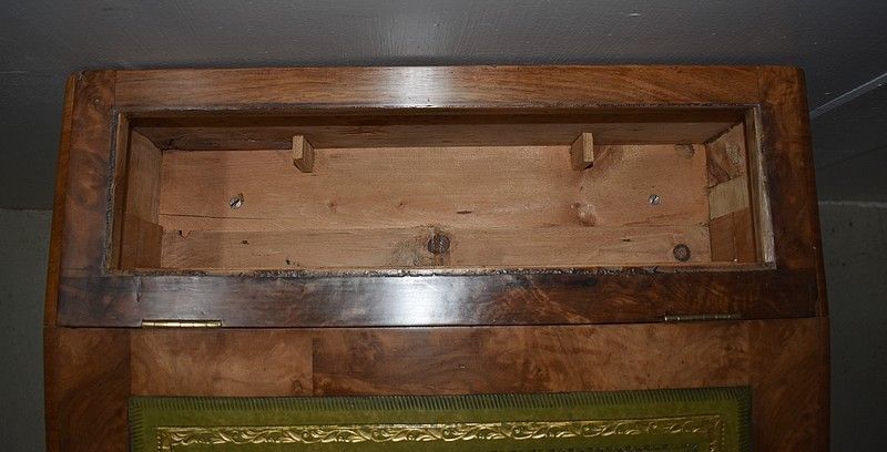 photo furniture Small Davenport Walnut Desk, England, Victorian Period   19th Century