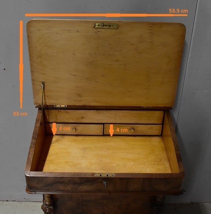 photo vinterior Small Davenport Walnut Desk, England, Victorian Period   19th Century