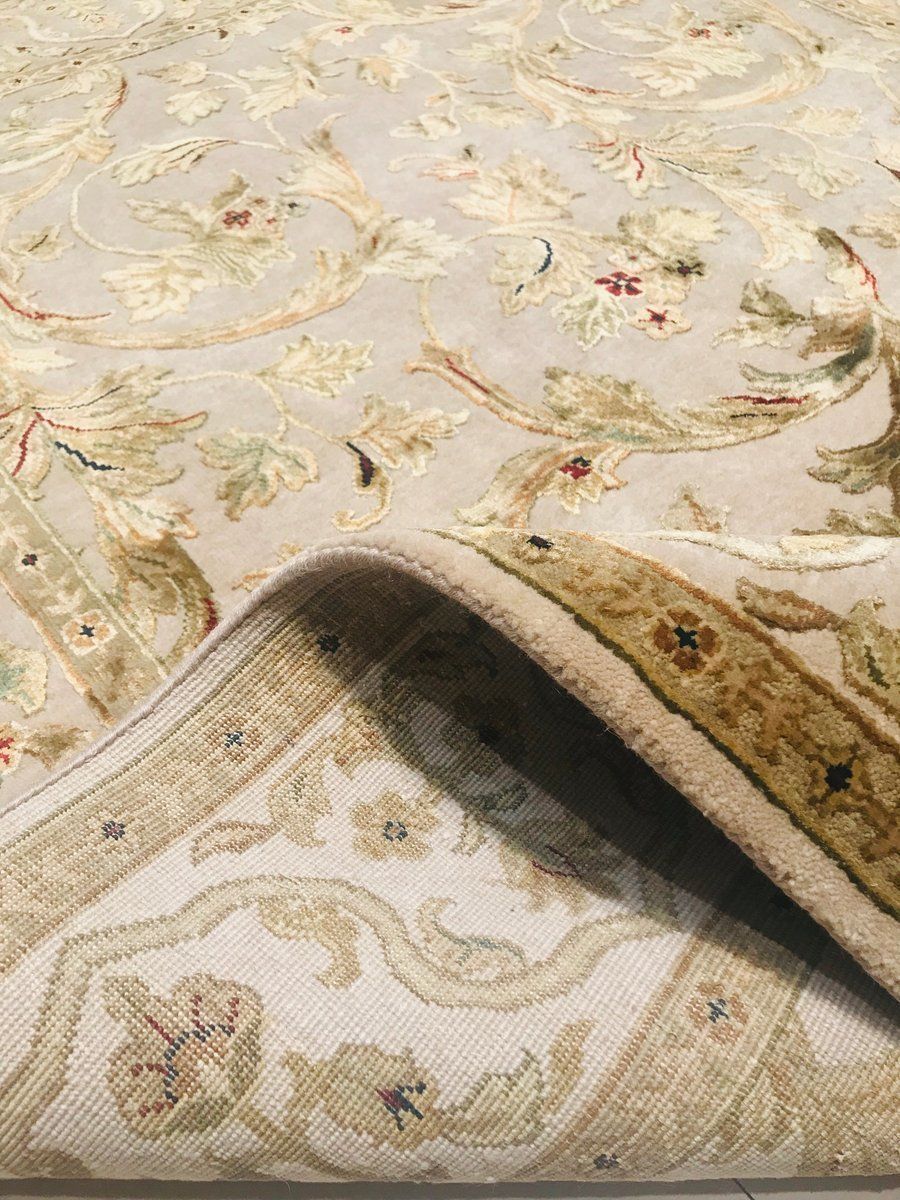 photo vinterior Vintage Hand Crafted Silk And Wool Carpet, 1980s