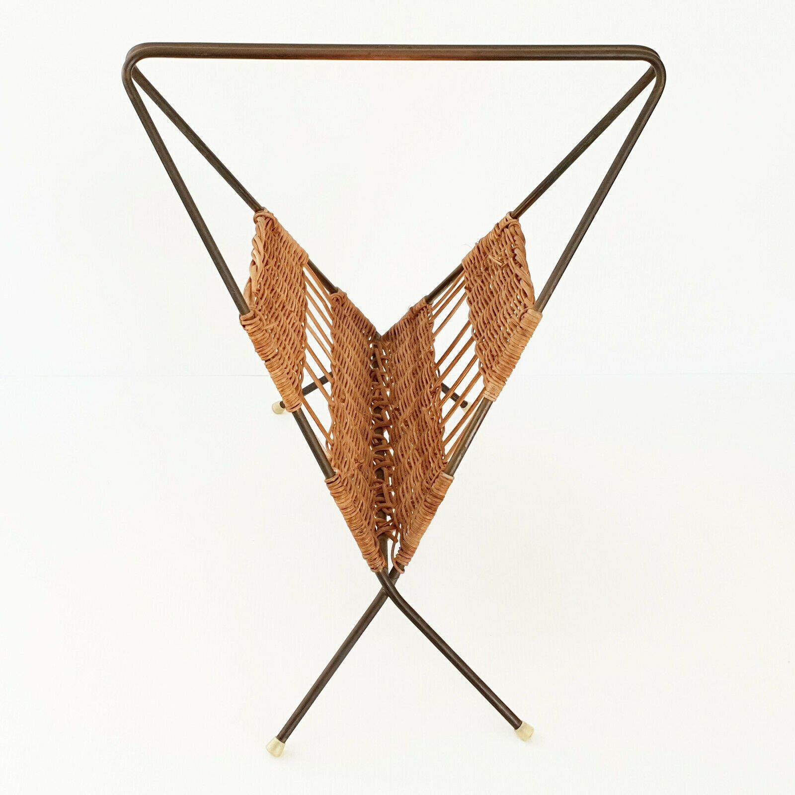 1950s Triangle Magazine Rack In Wicker & Steel 50s 50s Rockabilly photo Home Decor