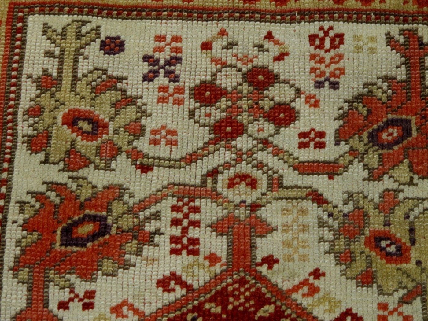 Antiek Turks Melas tapijt photo furniture