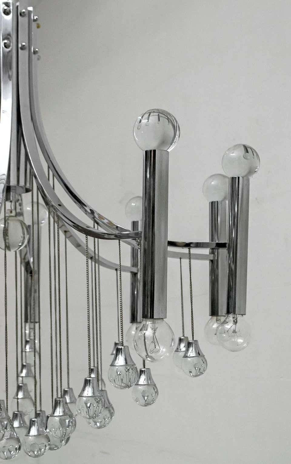 photo vinterior Gaetano Sciolari Mid Century Modern Italian Chrome And Glass Chandelier, 1970