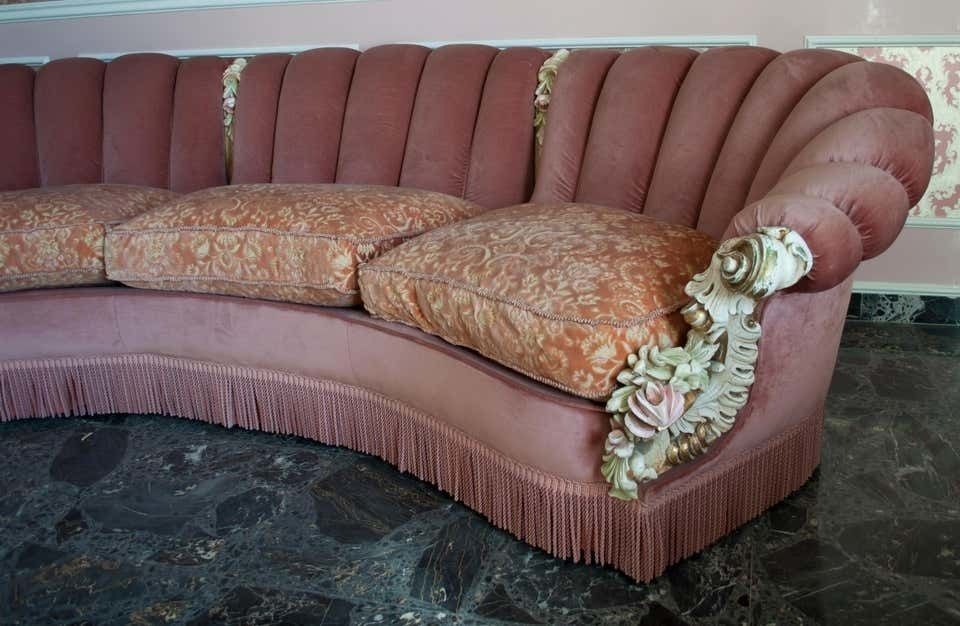 Mid Century Venetiaans Barok Fluwelen Bank Met Twee Fauteuils, Ca. Jaren 1950 photo for sale