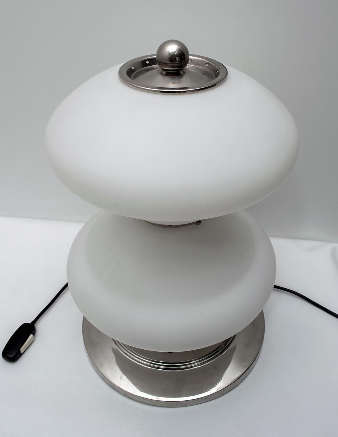 photo vintage Mazzega Mid Century Modern Chrome And Murano Opaline Glass Table Lamp, 1960s