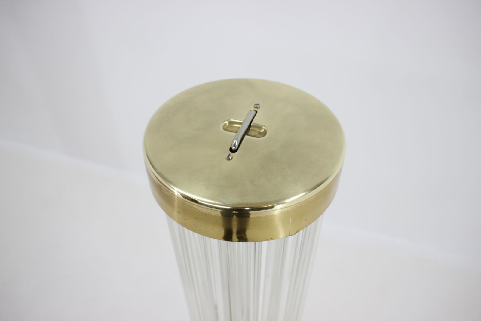Mid Century Vloerlamp Van Messing En Kunstglas, Zeldzaam Ontwerp – Kamenický šenov/Preciosa, Ca. Jaren 1960. photo vintage