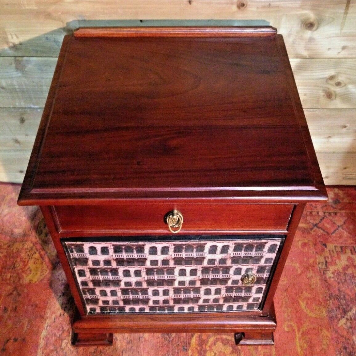 Vintage Solid Mahogany Bedside Cabinet / Bedside Table photo 129.0