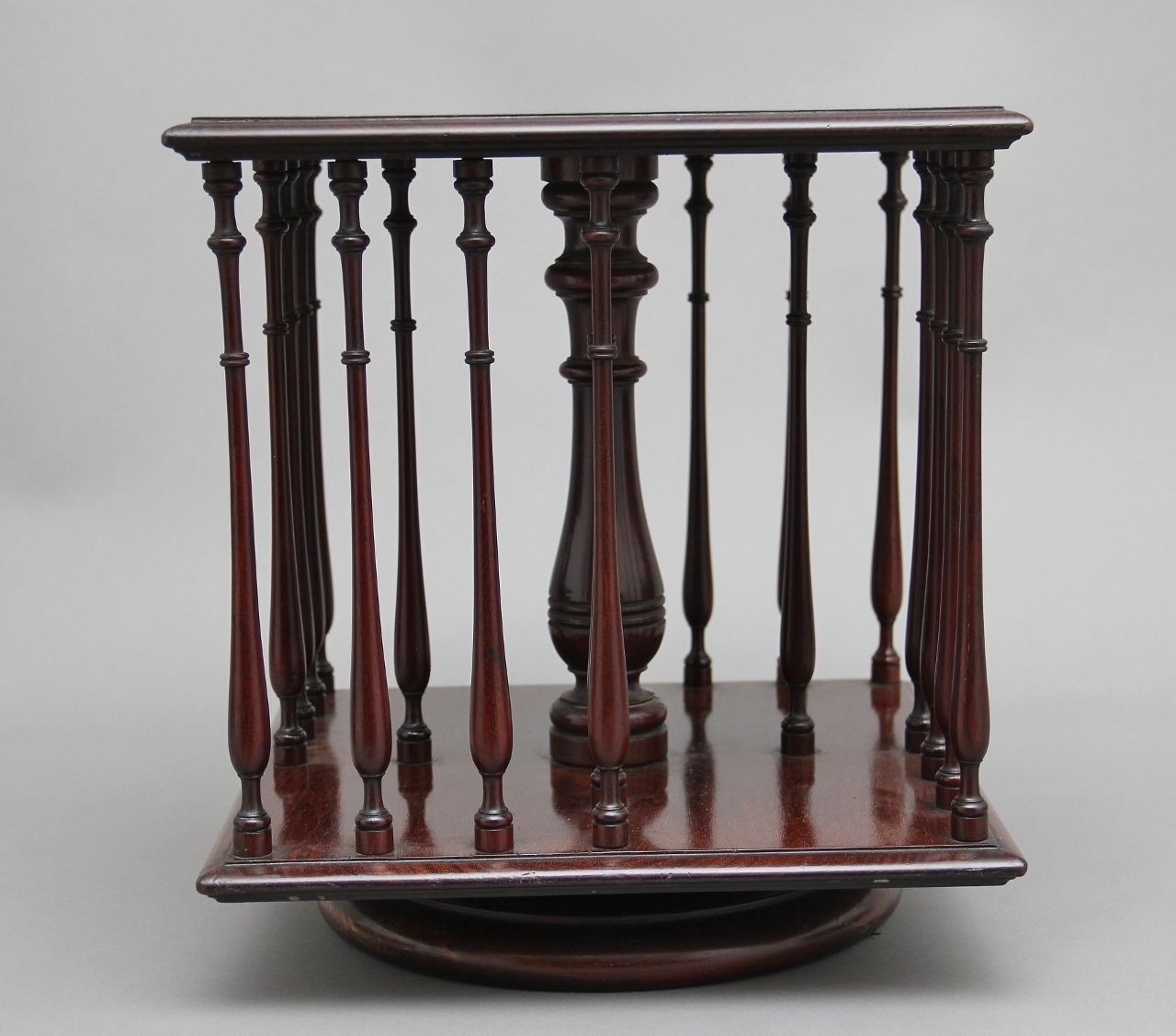 photo furniture 19th Century Mahogany Revolving Bookstand