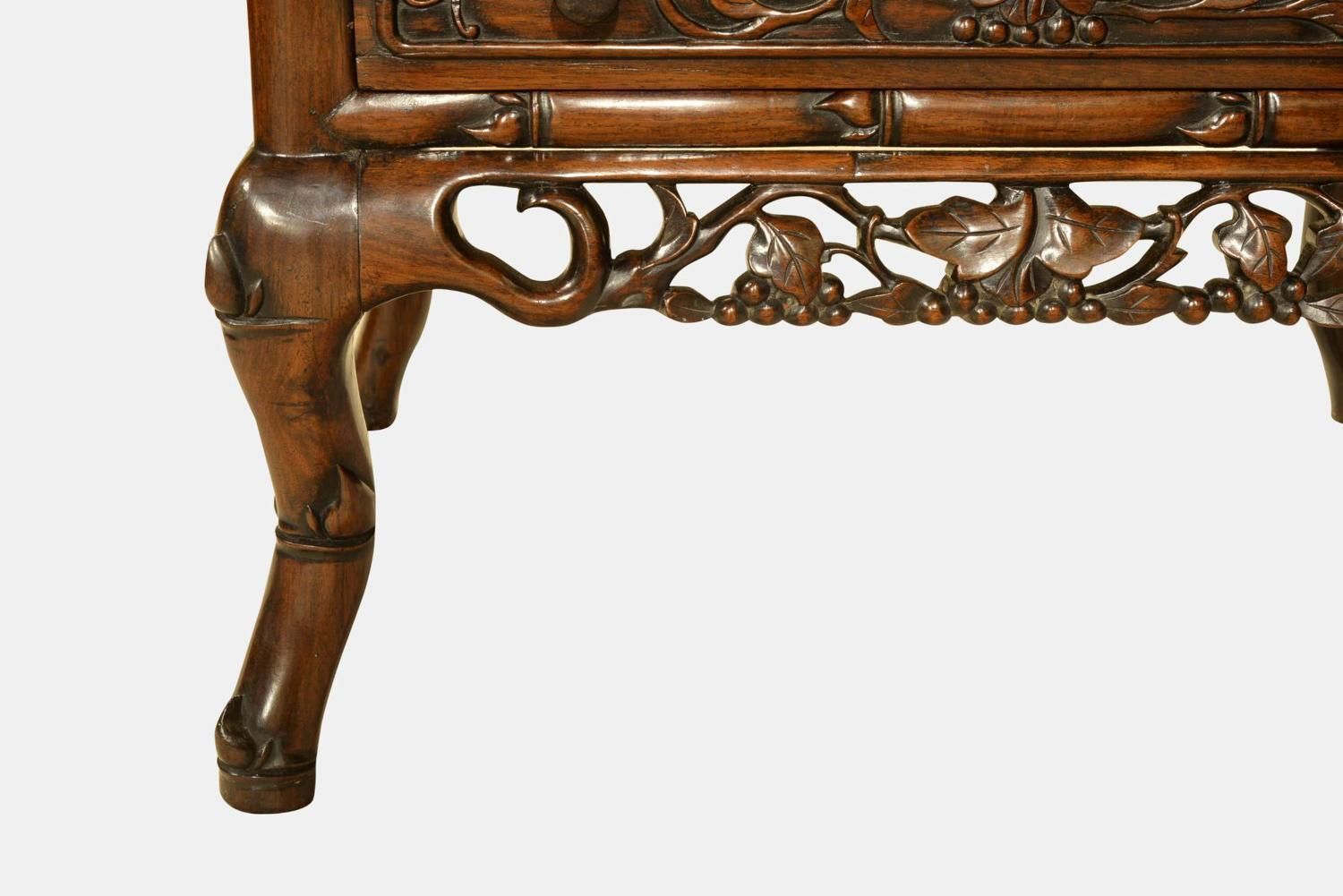 Early 19th Century Chinese Hardwood Chest photo vinterior