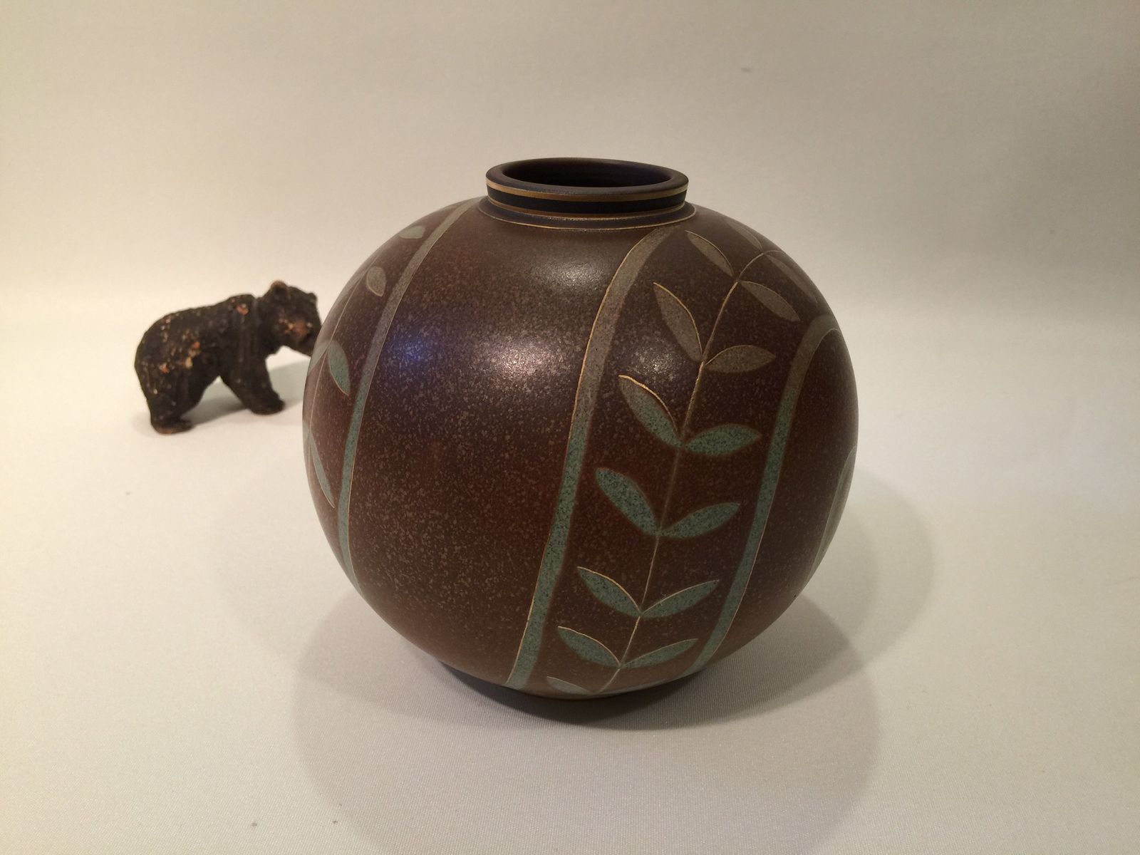 photo furniture Swedish Ball Shaped Art Deco Flambé Ceramic Vase By Gunnar Nylund For Rorstrand, 1930s 1940s