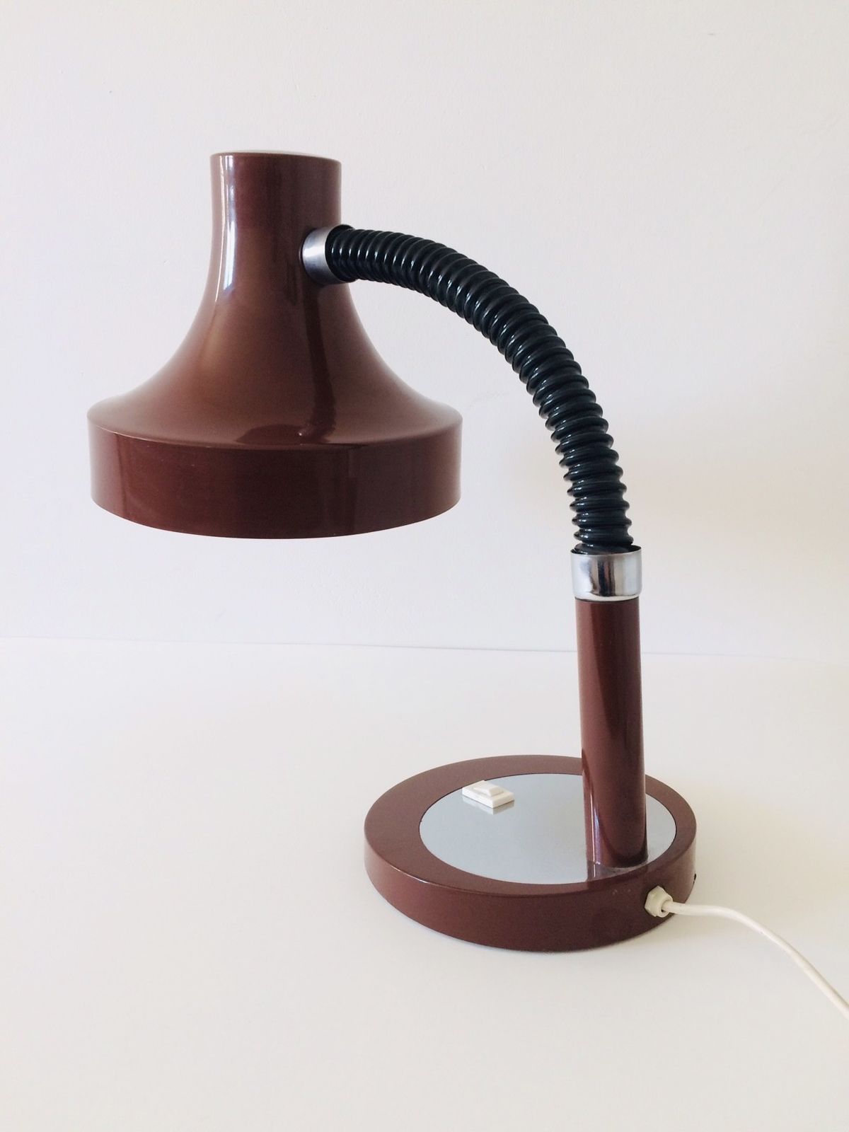 Mid Century Modern Bureaulamp Uit De Jaren 1970, Duits Design, Bruine Oversized Kap photo vintage