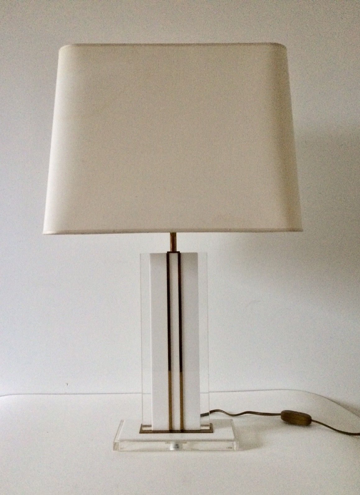 Midcentury Modern Design Lucite & Brass Table Lamp 1970s photo vinterior