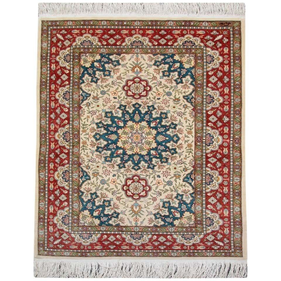 Vintage Oriental Carpet Turkish Hereke Silk Rug 72 X 122 Cm