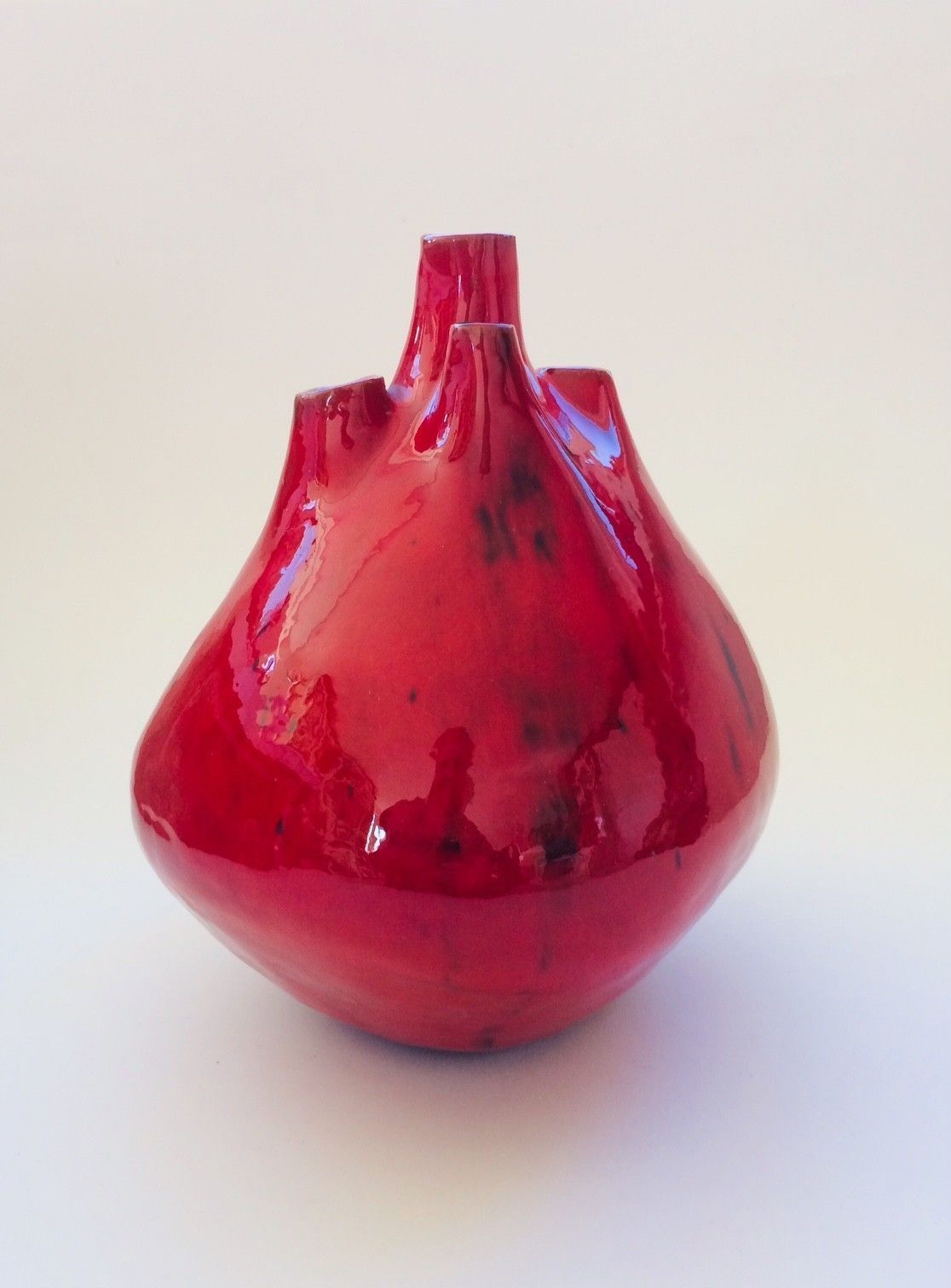 photo for sale Belgische Kunstaardewerk Tuitvaas Van Hugria Ceramics, Perignem Studios, Jaren 1960
