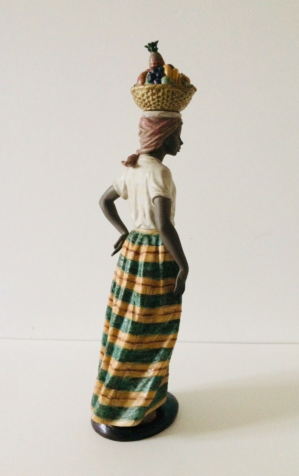 Llardo Nao Antillana N° 406 Lady With Fruit Large Statue, Spain 1984 photo 465.0