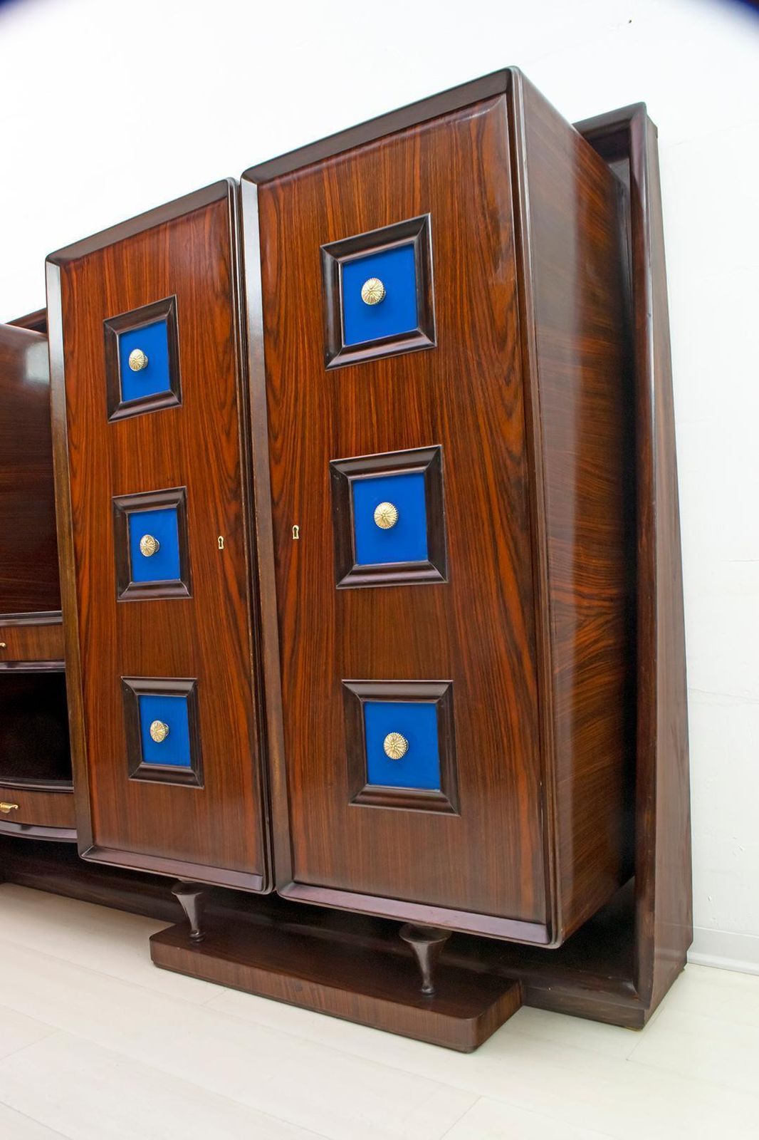 Guglielmo Ulrich Rare Mid Century Modern Italian Walnut Bar Cabinet, 1940s photo buy