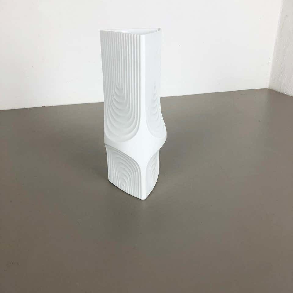 Original 1970s Op Art Biscuit Porcelain German Vase Made By Ak Kaiser, Germany photo for sale