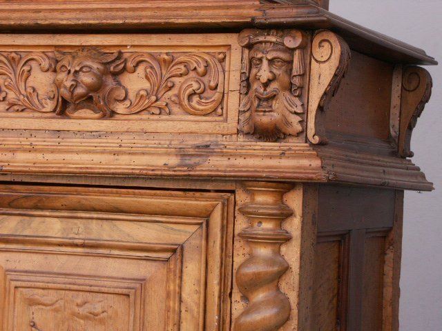 photo furniture Two Shrunk Bodies In Walnut Louis Xiii Walnut