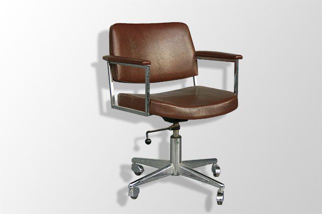 Executive Chair In Leather 1960 Good Condition