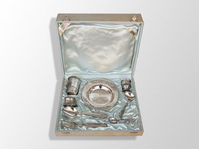 Silver Metal Flatware 8 Pieces