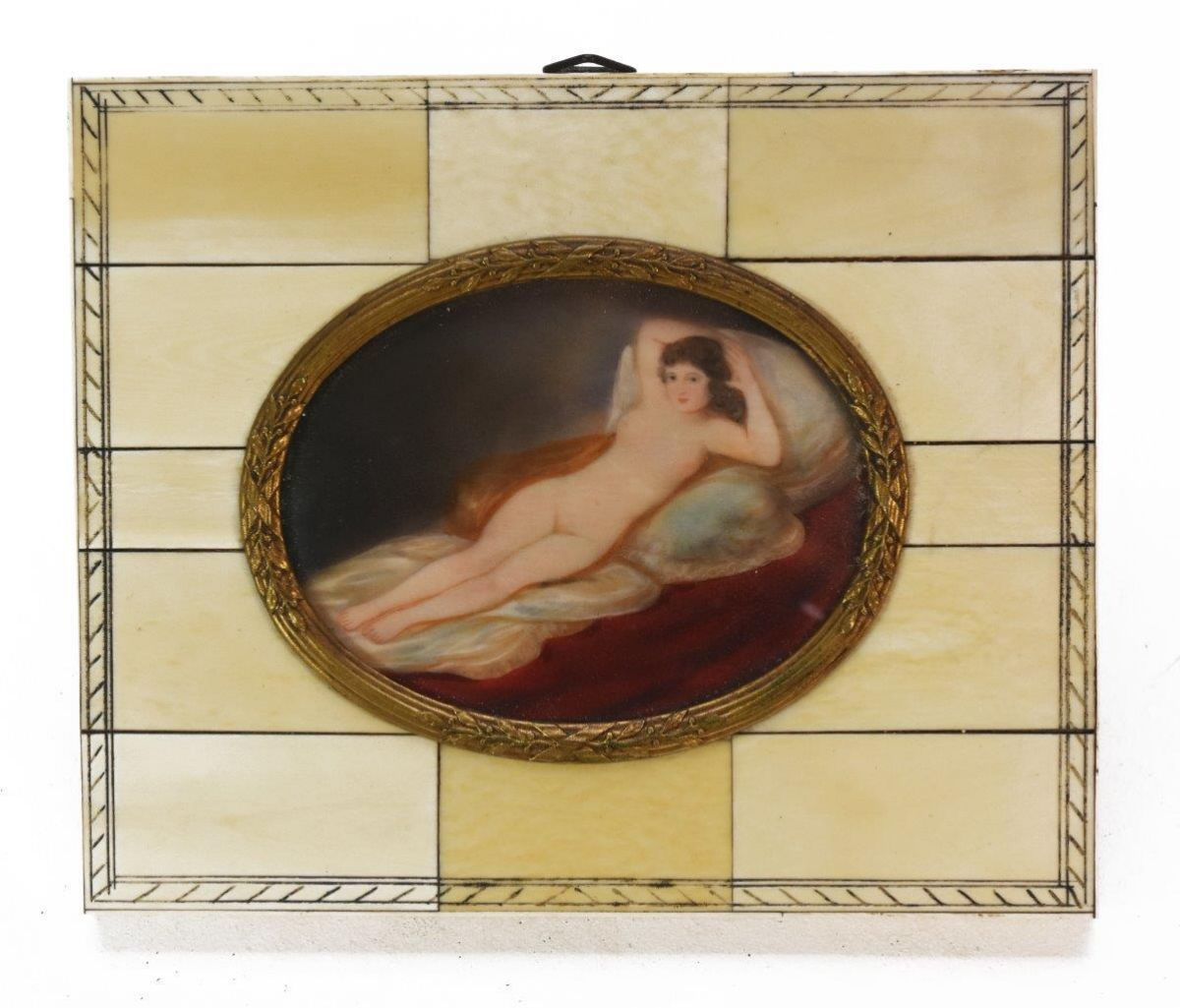 Young Naked Woman Painted On Ivory In Medallion Early X Xth 2