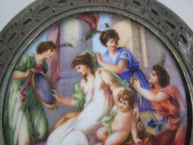 1880 Porcelain Pill Box photo vinterior