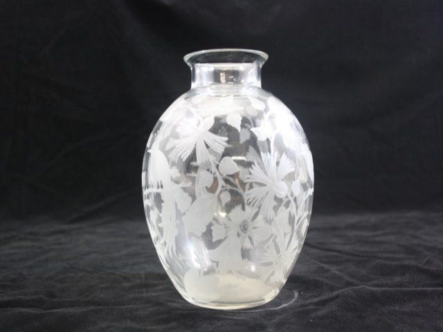 photo vinterior Kaza France Vase In Glass Engraved With Flowers