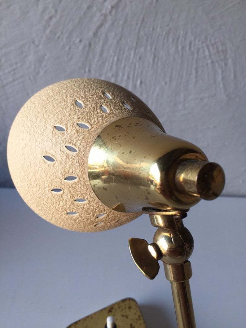 Mid Century Modern Night Lamp   Beige Metallic Crinkle Paint   Brass Neck And Top   One Bedside Lamp   50s Germany photo vinterior