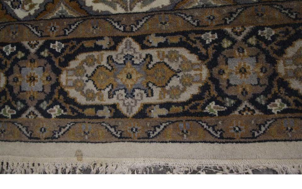 Traditional Oriental Rugs Indian Vintage Rugs For Sale Floral Area Rug 124x205cm photo Textiles