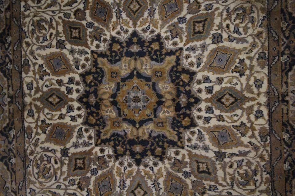 Traditional Oriental Rugs Indian Vintage Rugs For Sale Floral Area Rug 124x205cm photo vinterior