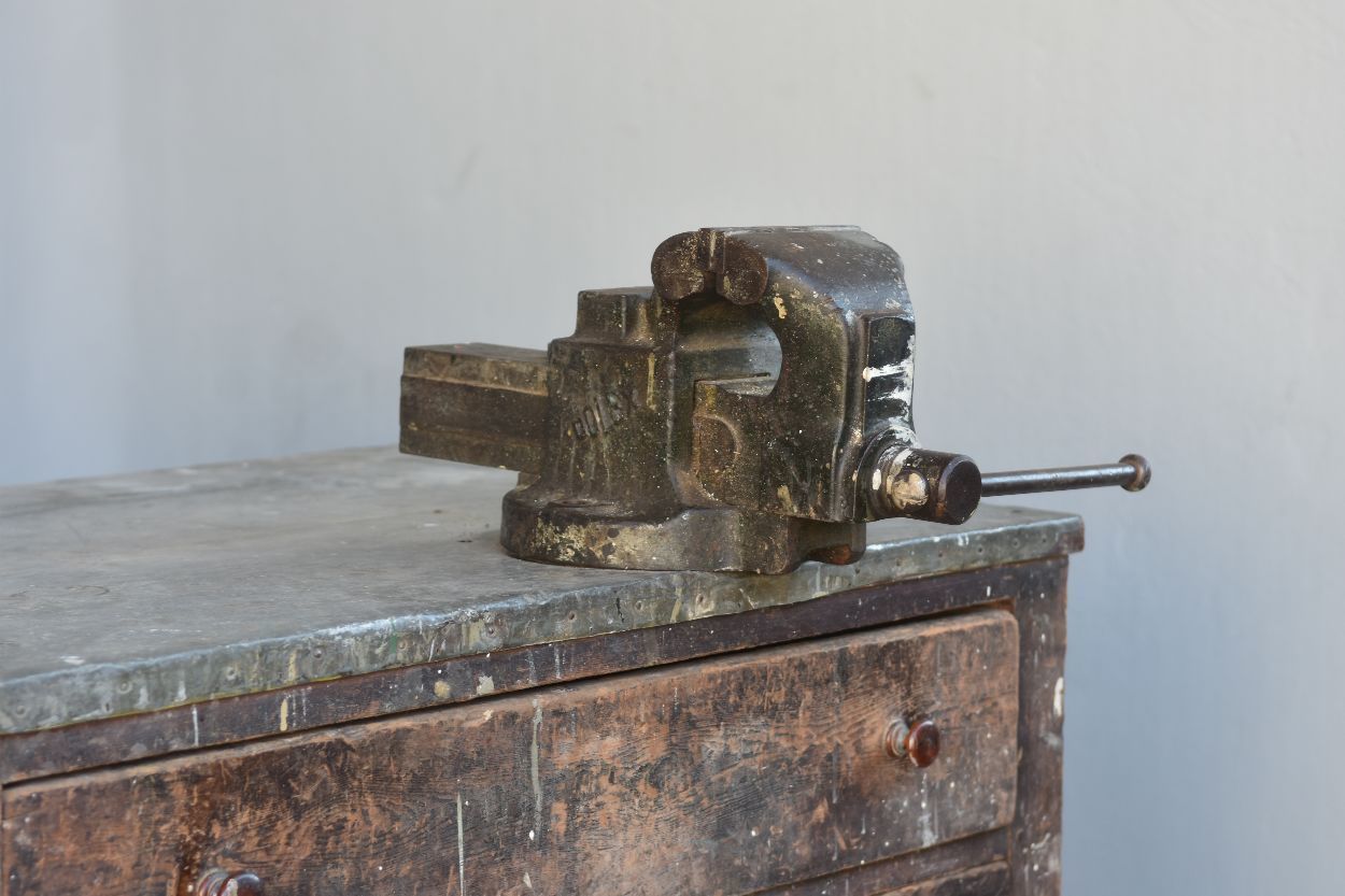 Rustic Established Chest Of Drawers With Vice Early 19th Century photo for sale