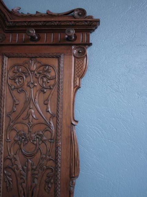 photo vinterior Coat Rack Renaissance Style Walnut