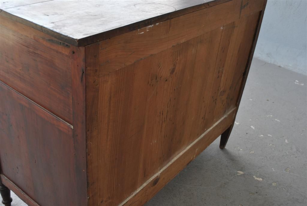 photo vinterior Louis XVI Period Chest Of Drawers In Walnut