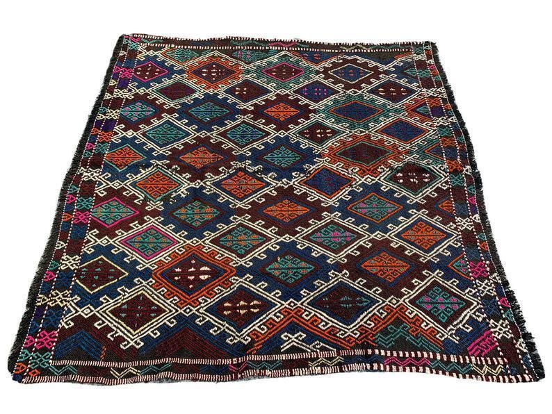 Traditional Turkish Kilim Rug ,Vintage Anatolian Turkish Kelim 147 X147 Cm photo Textiles