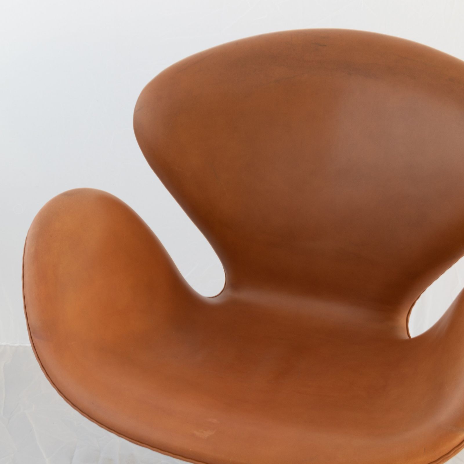 Furniture Republic Of Fritz Hansen Swan Chairs In Leather (Sef Of 4) photo