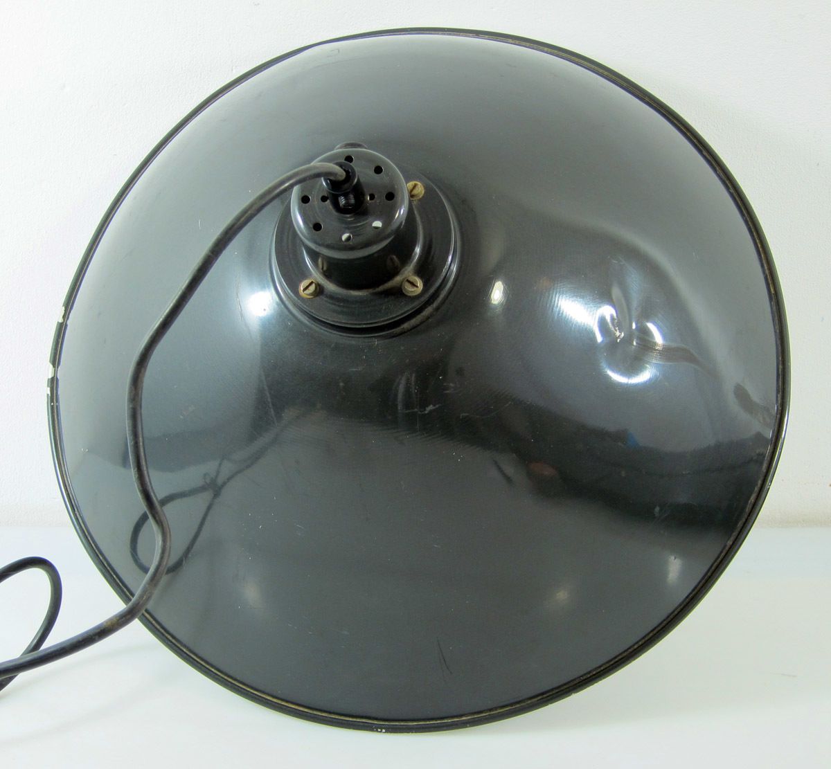 Industriële Bauhaus Jaren 1930 Metalen Groene Hanglamp photo 306.0